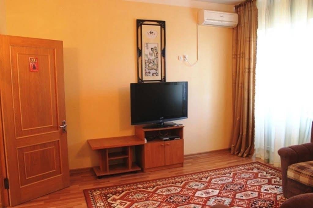 Chernomorochka Hotel