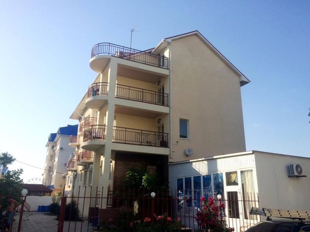 Chernomorochka Hotel