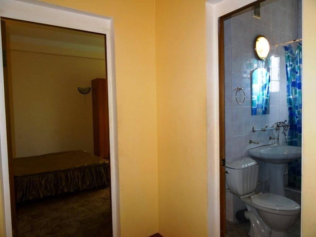 Chernomorochka Hotel