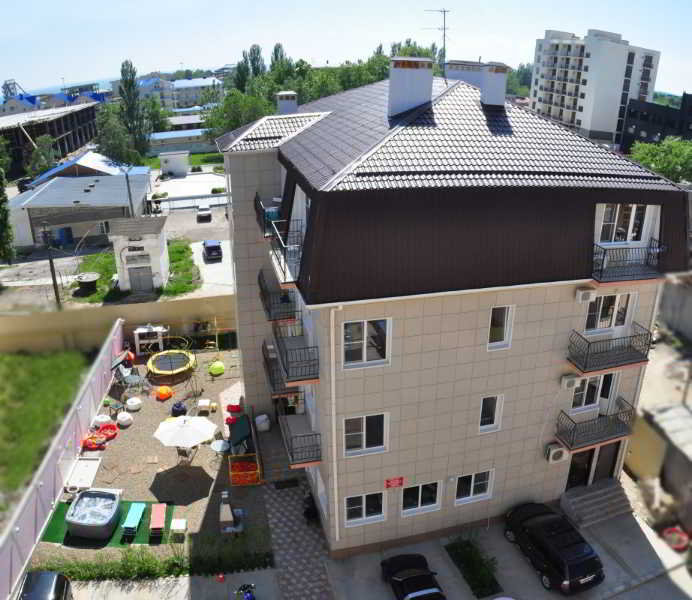Chloe Hotel