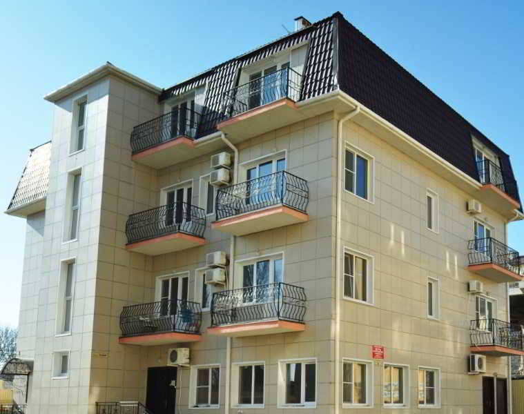 Chloe Hotel