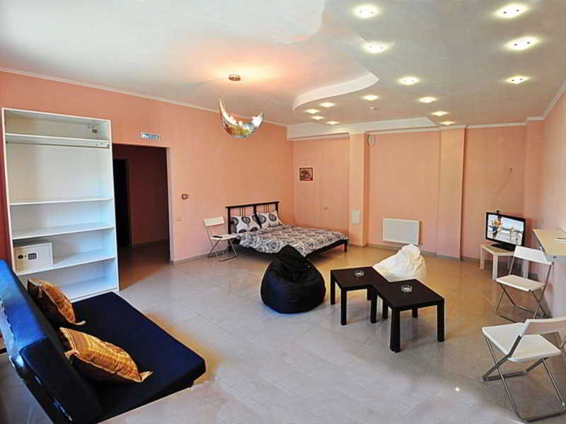 Chloe Hotel