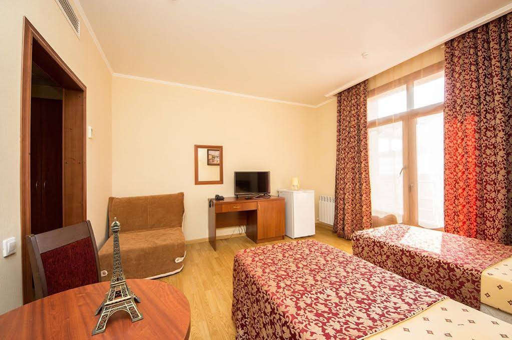 Hotel De Paris