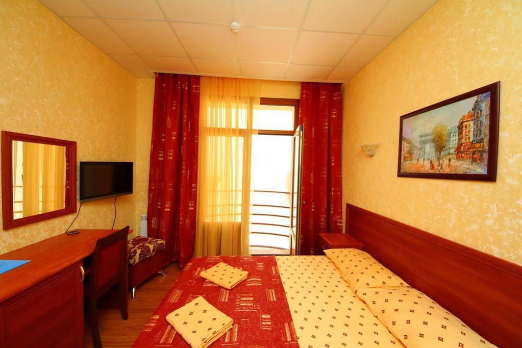 Hotel De Paris