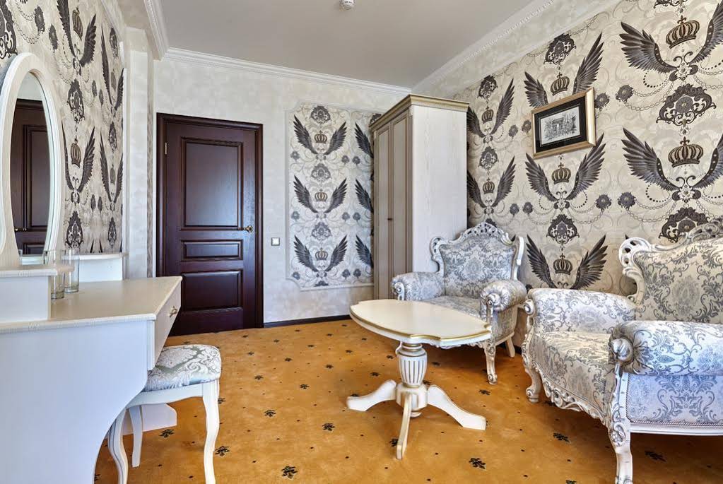 Hotel Monarch