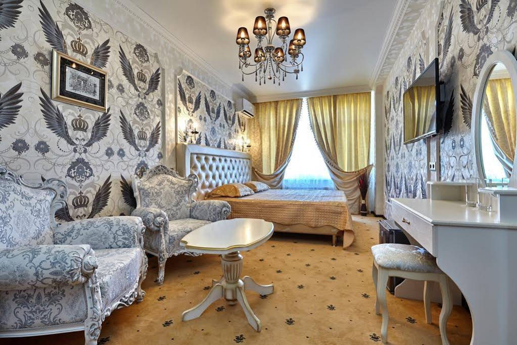 Hotel Monarch