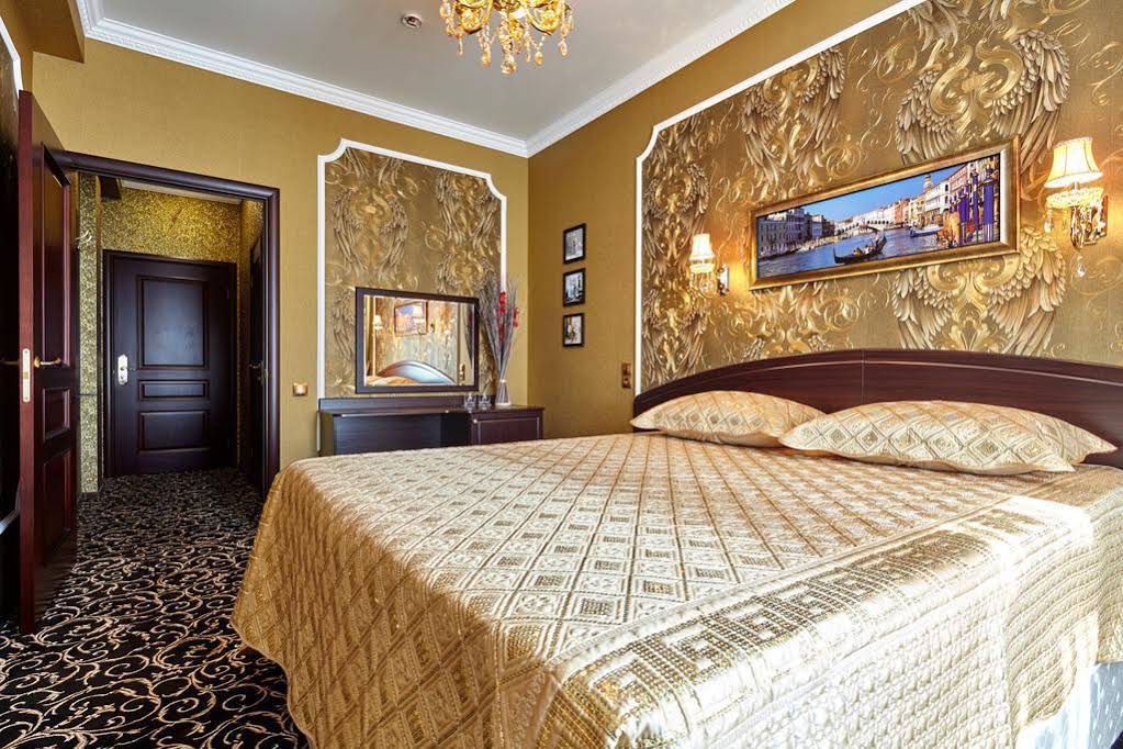 Hotel Monarch
