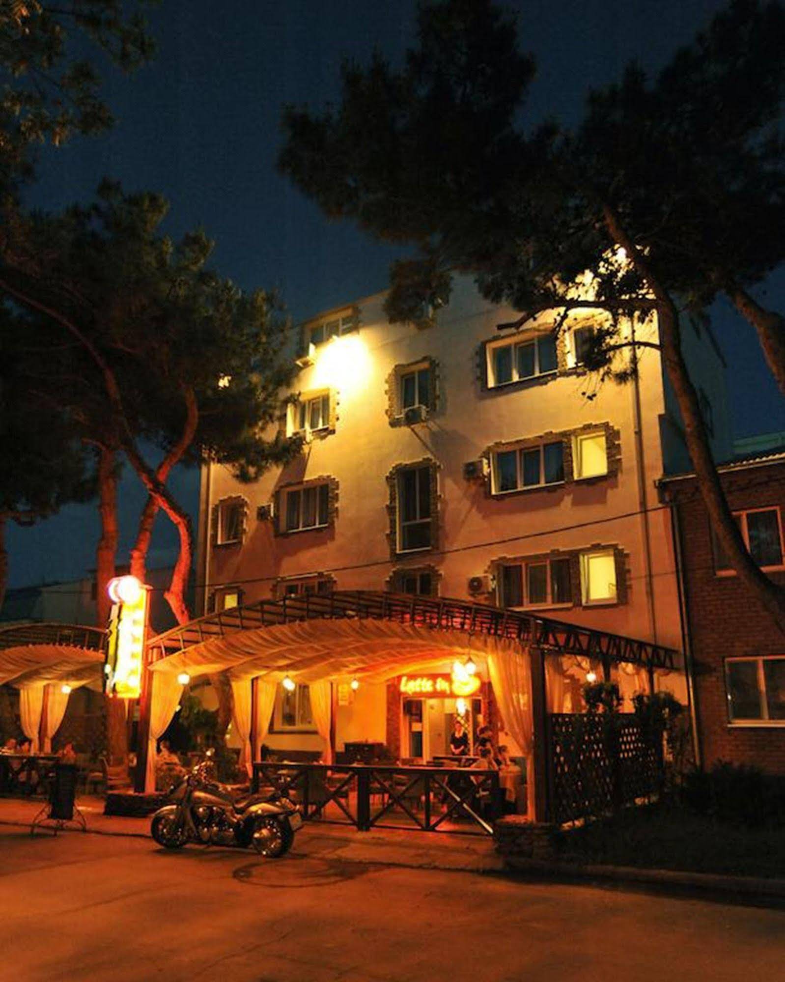Maksimus Hotel