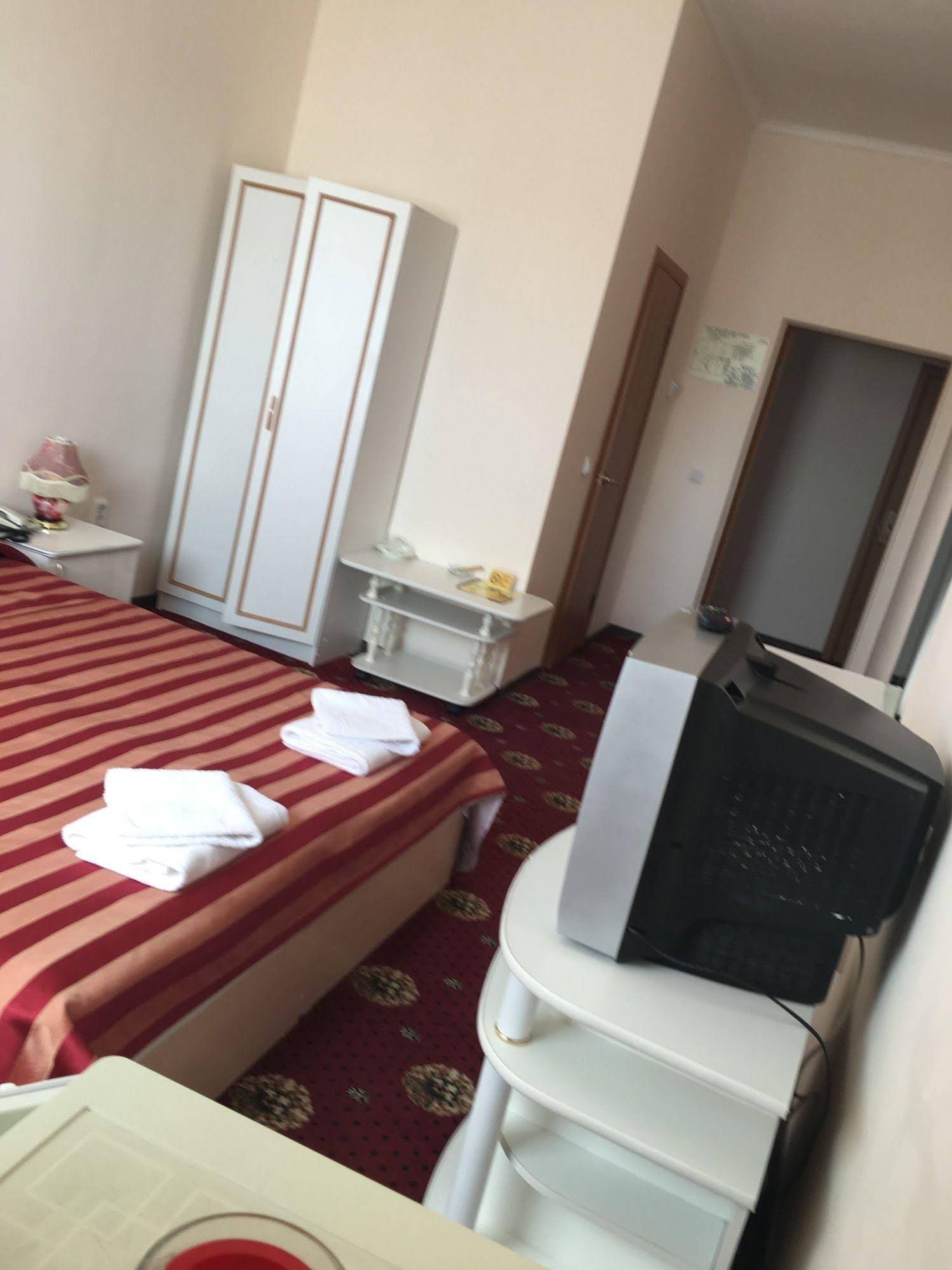 Maksimus Hotel