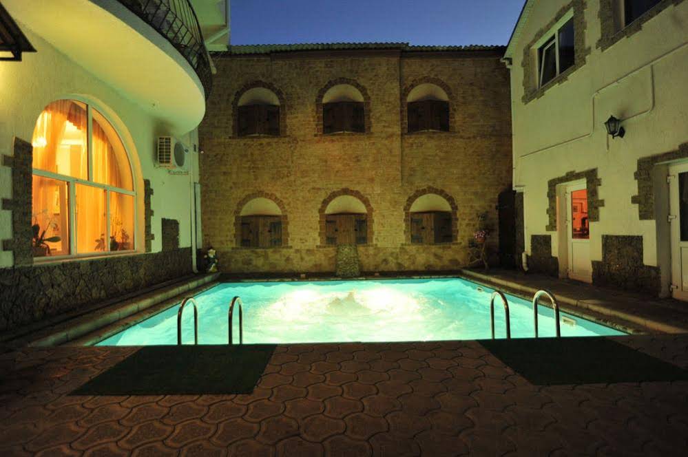 Maksimus Hotel