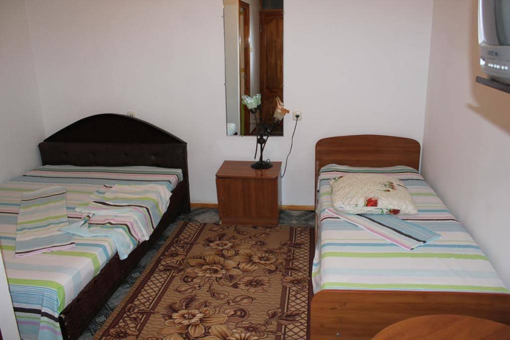 V Gostyah U Svetlany Guest House
