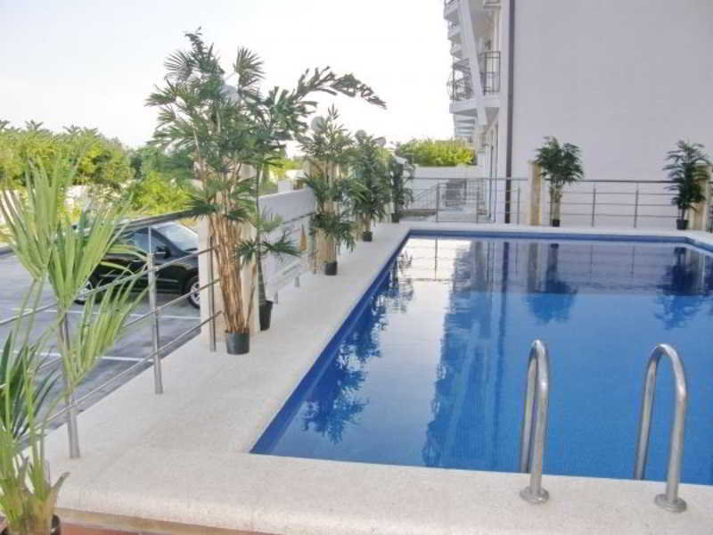 Barracudas Hotel