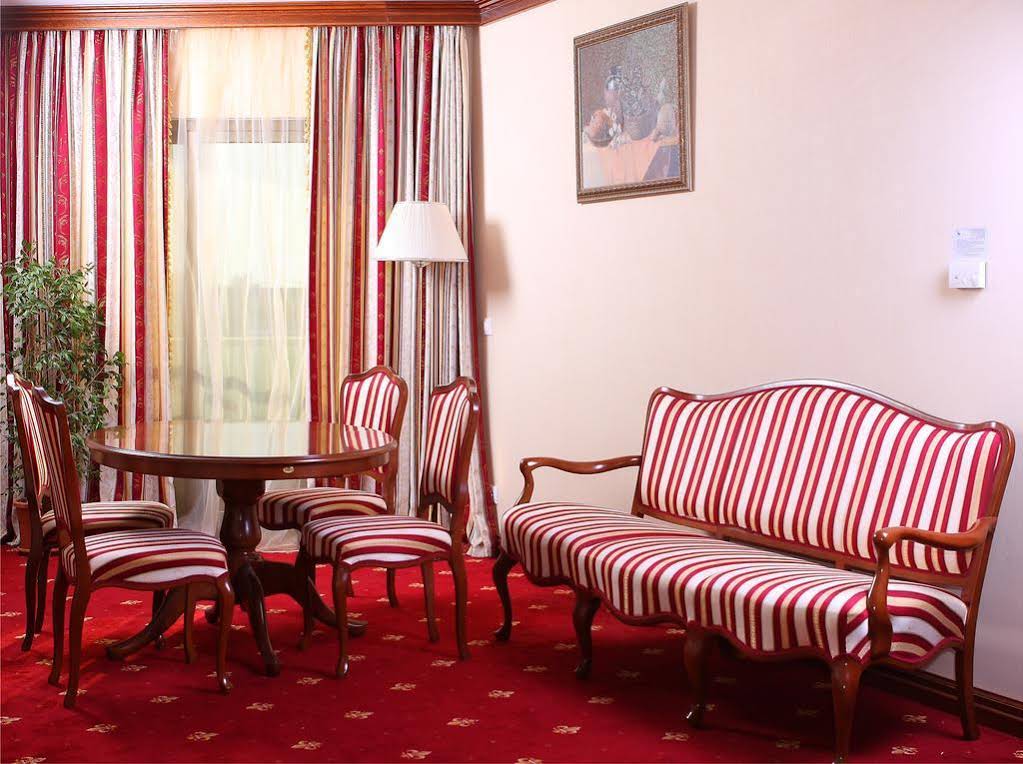 Nadezhda Hotel