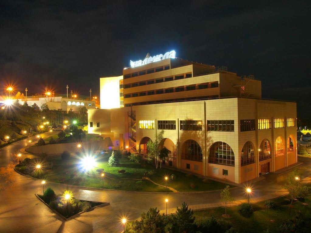 Nadezhda Hotel