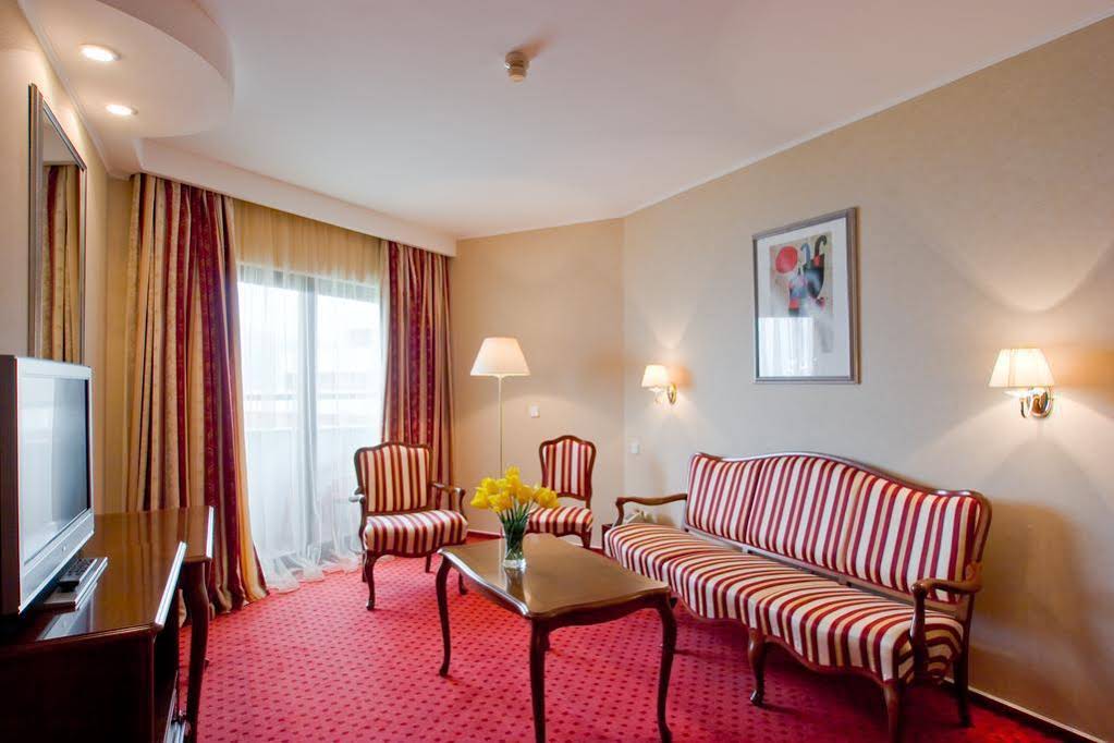 Nadezhda Hotel