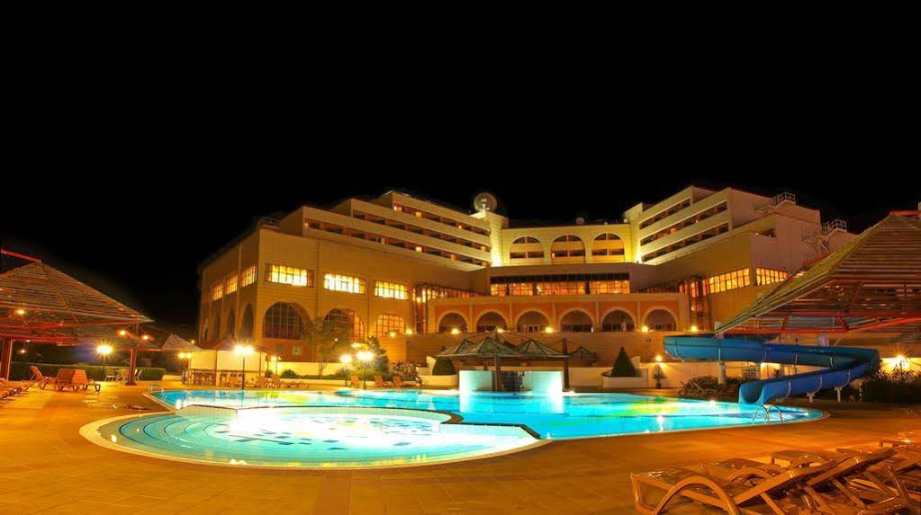 Nadezhda Hotel