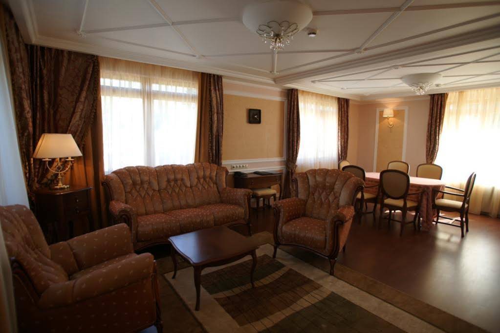Nadezhda Hotel