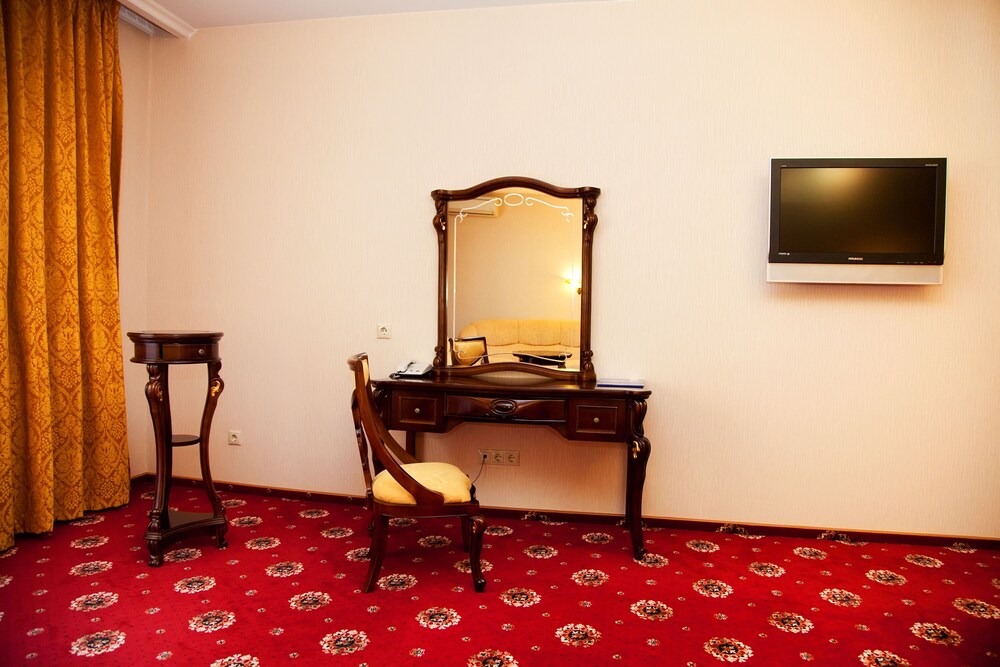 Gala Plaza Hotel