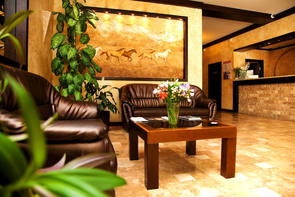 Gala Plaza Hotel