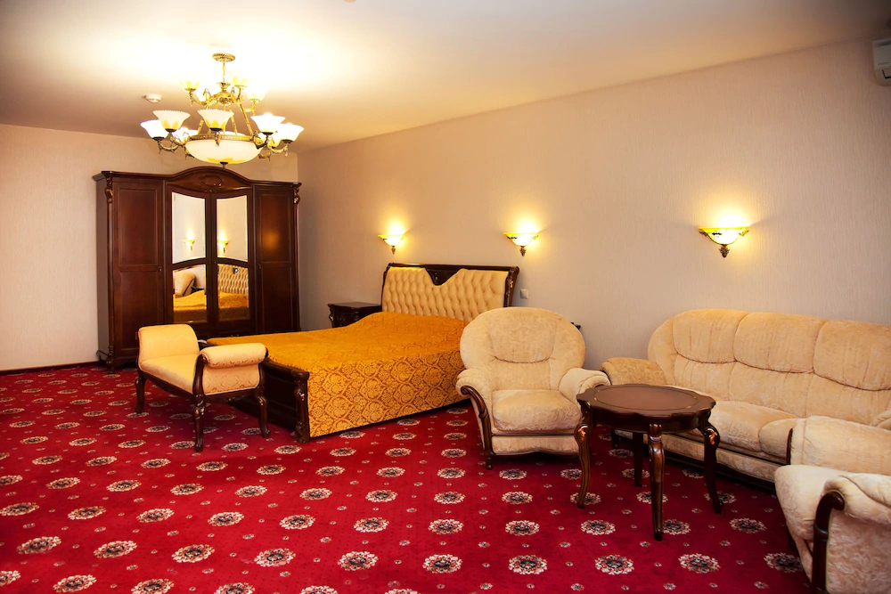 Gala Plaza Hotel