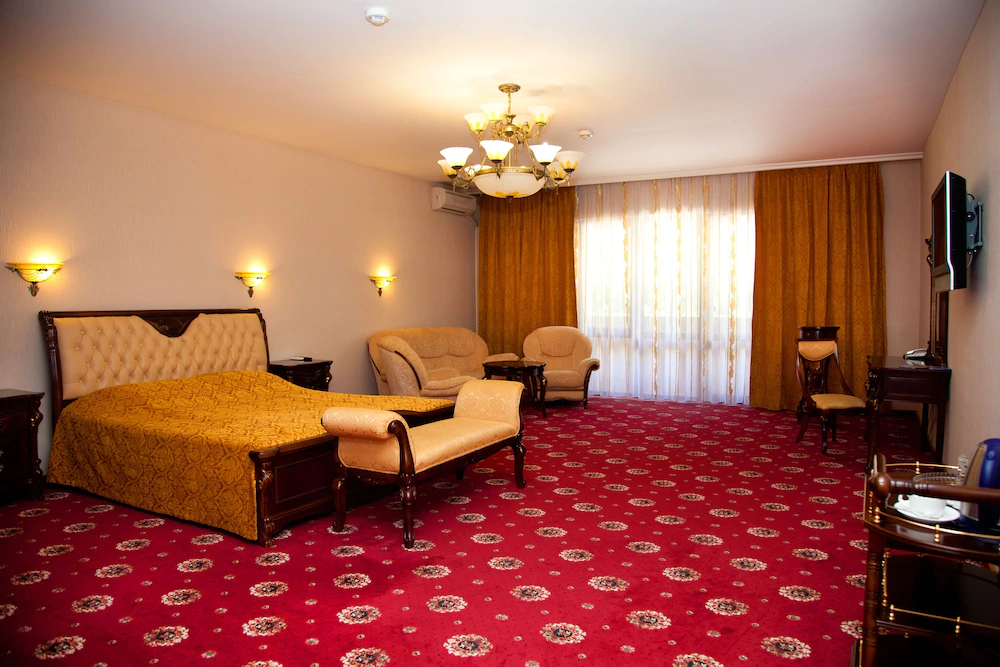 Gala Plaza Hotel