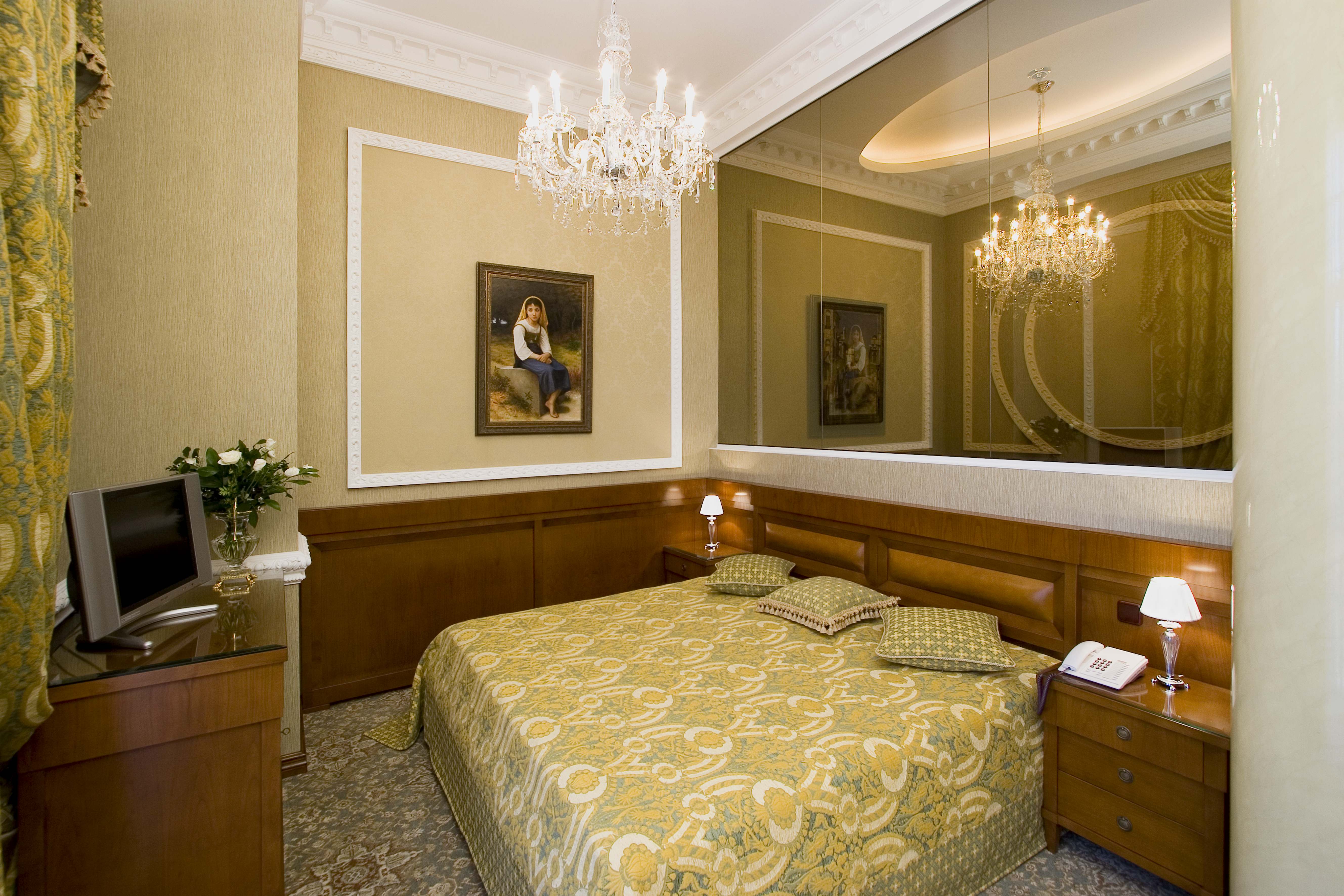 Aton Hotel