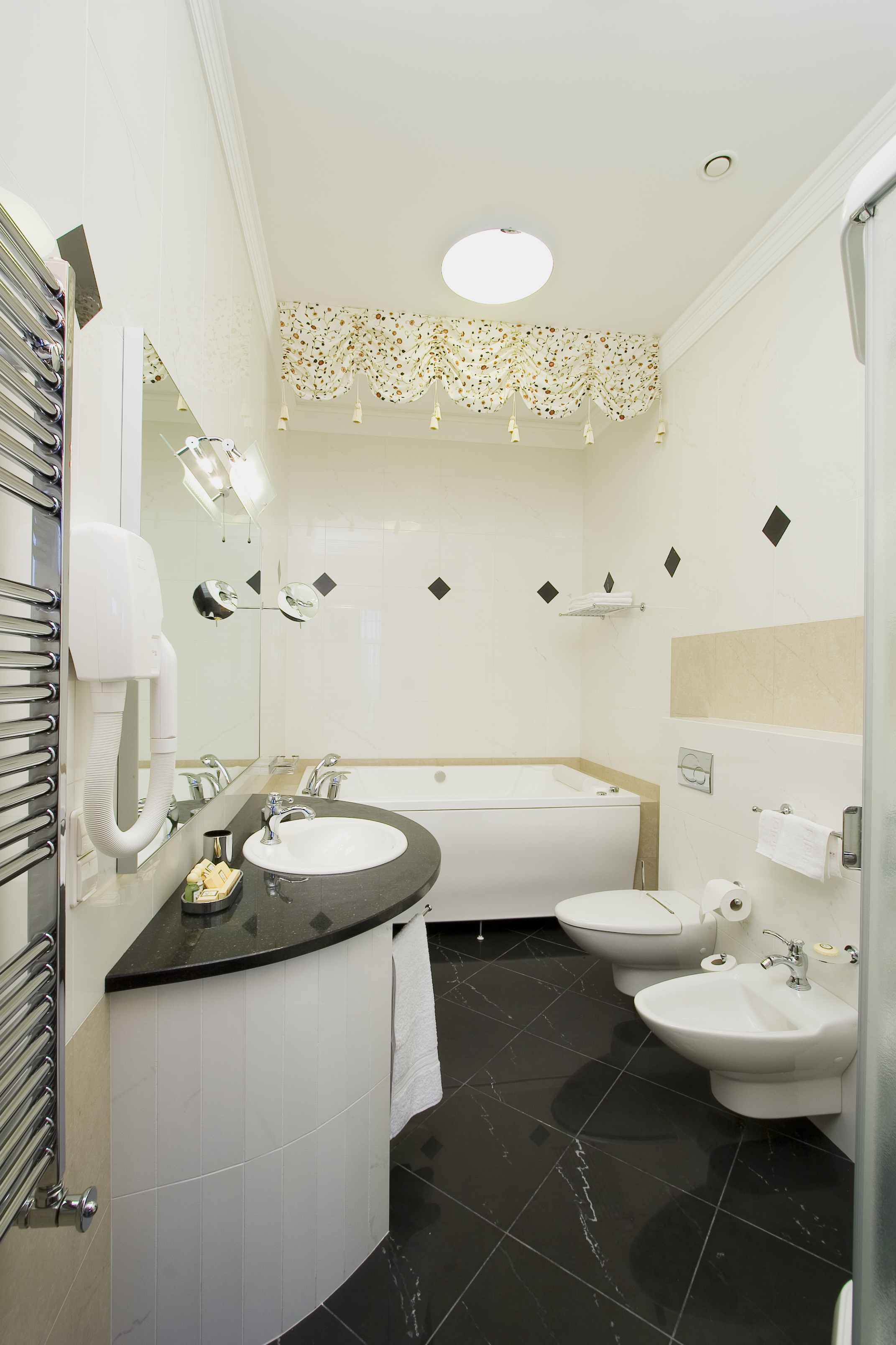 Aton Hotel