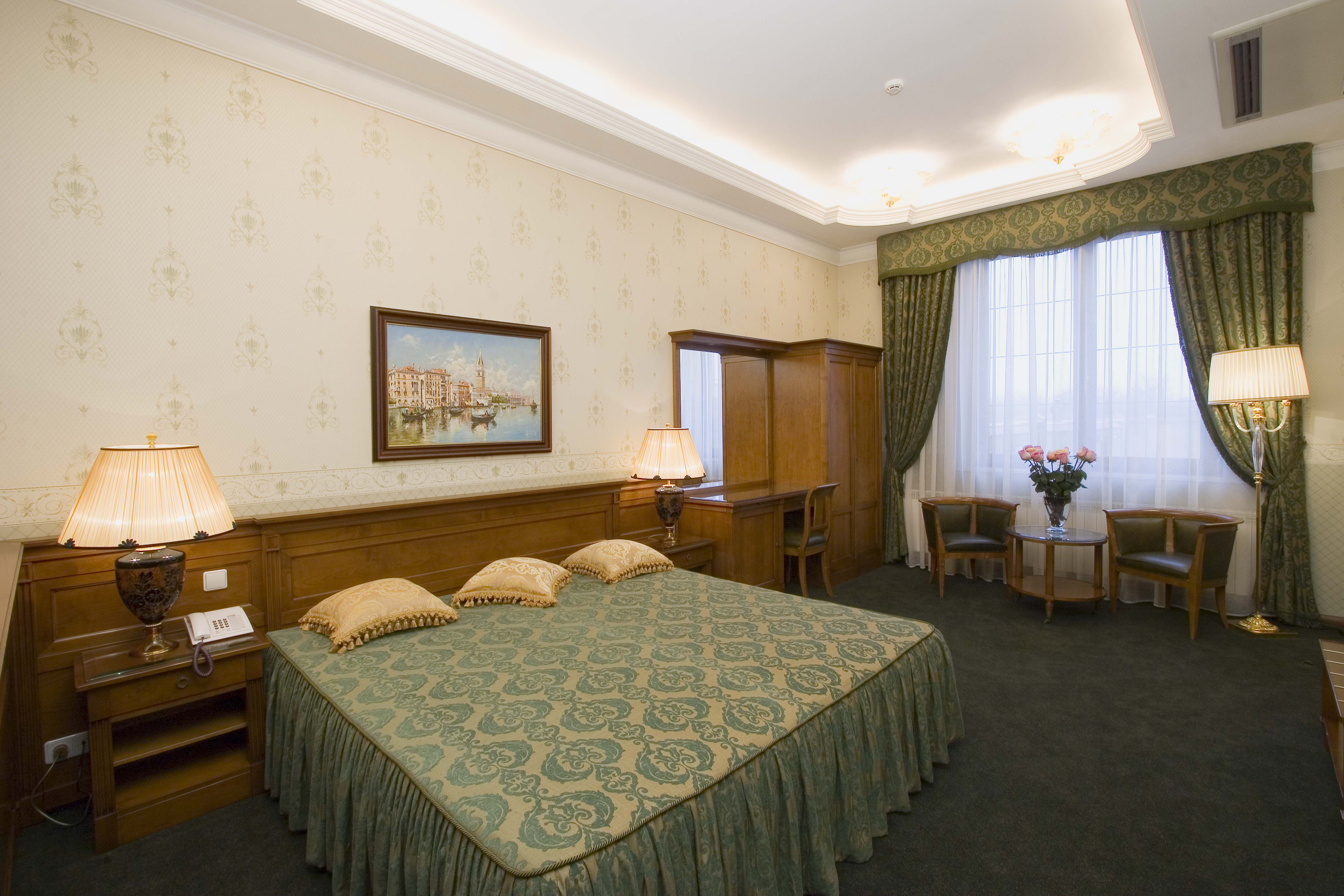 Aton Hotel