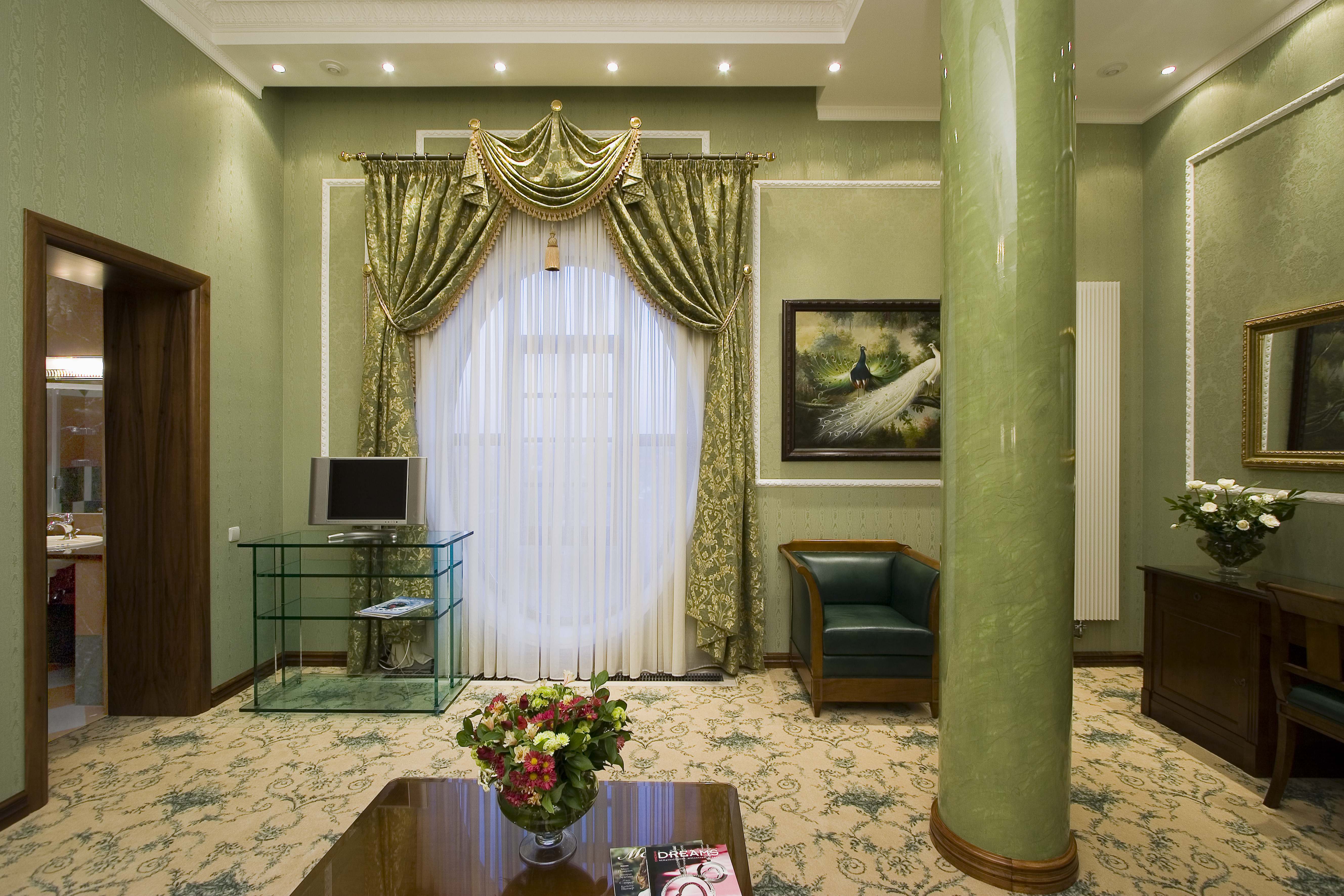 Aton Hotel
