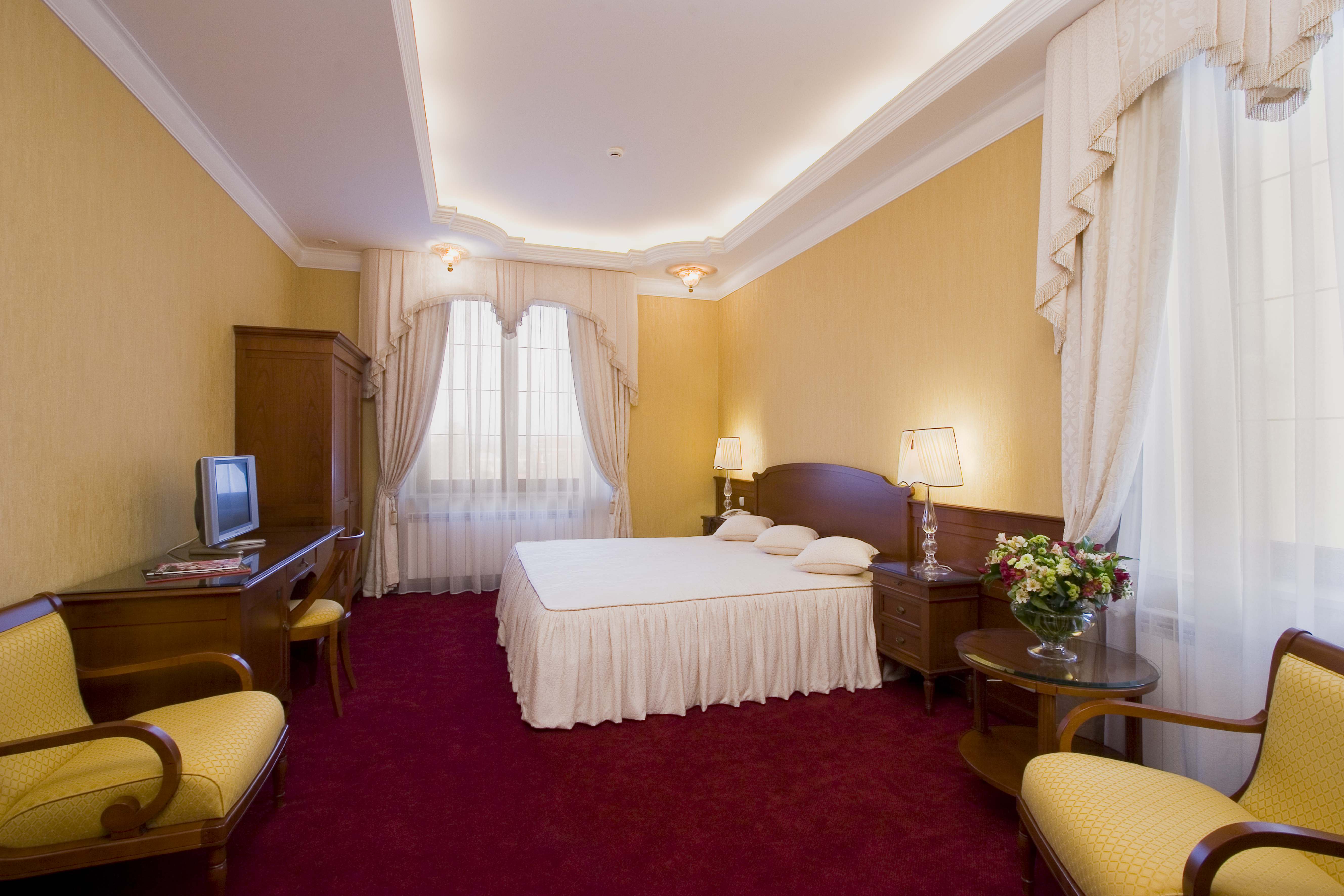 Aton Hotel