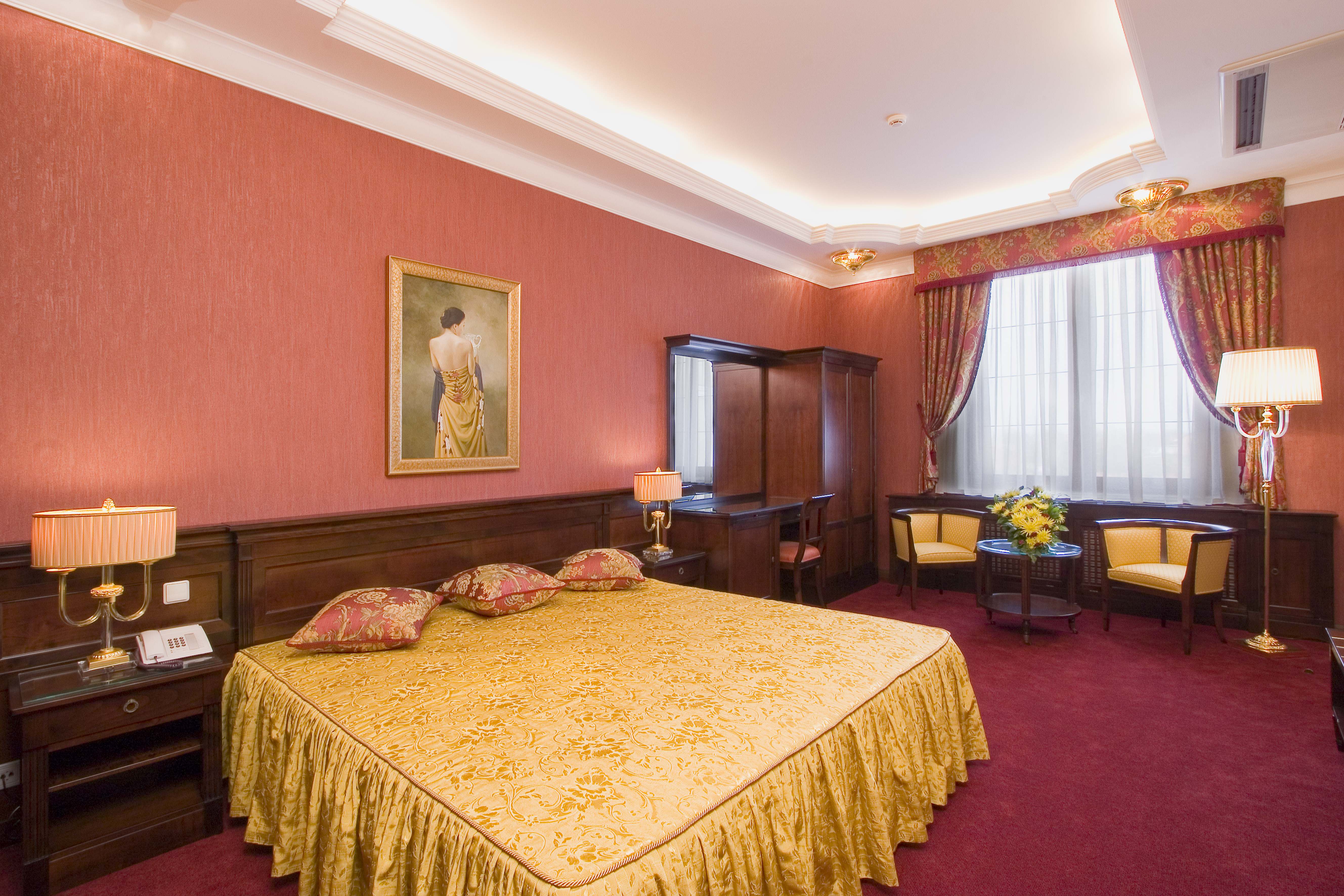 Aton Hotel