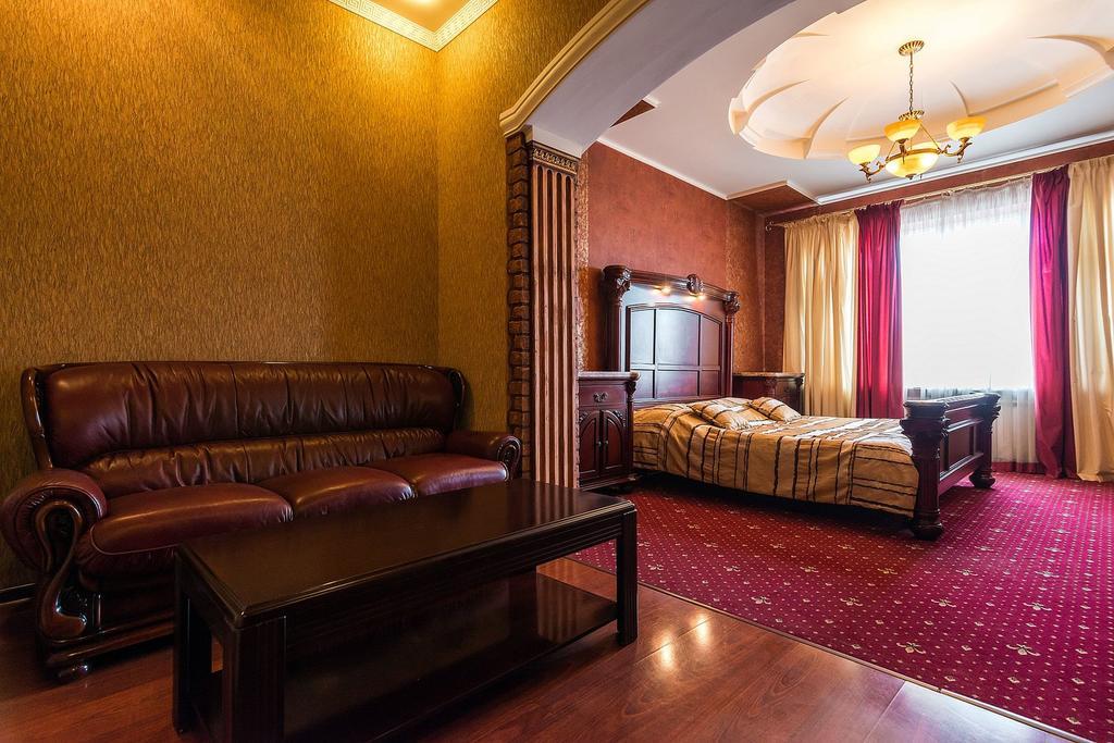 Bridge Hotel