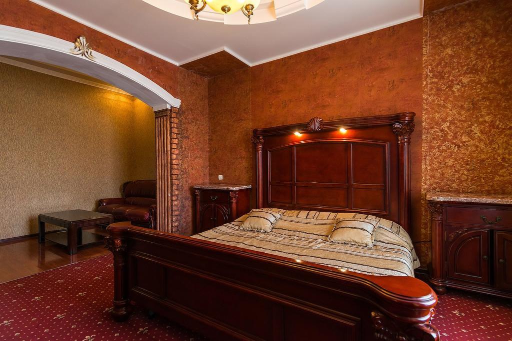 Bridge Hotel
