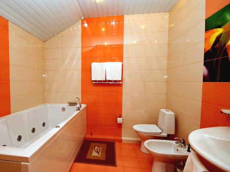 Bridge Hotel