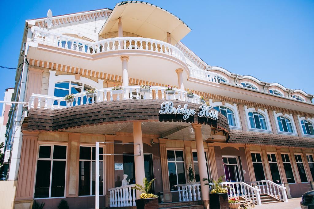 Bridge Hotel