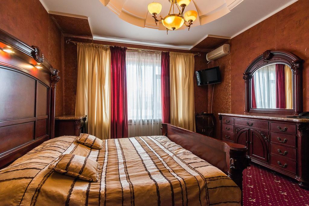 Bridge Hotel