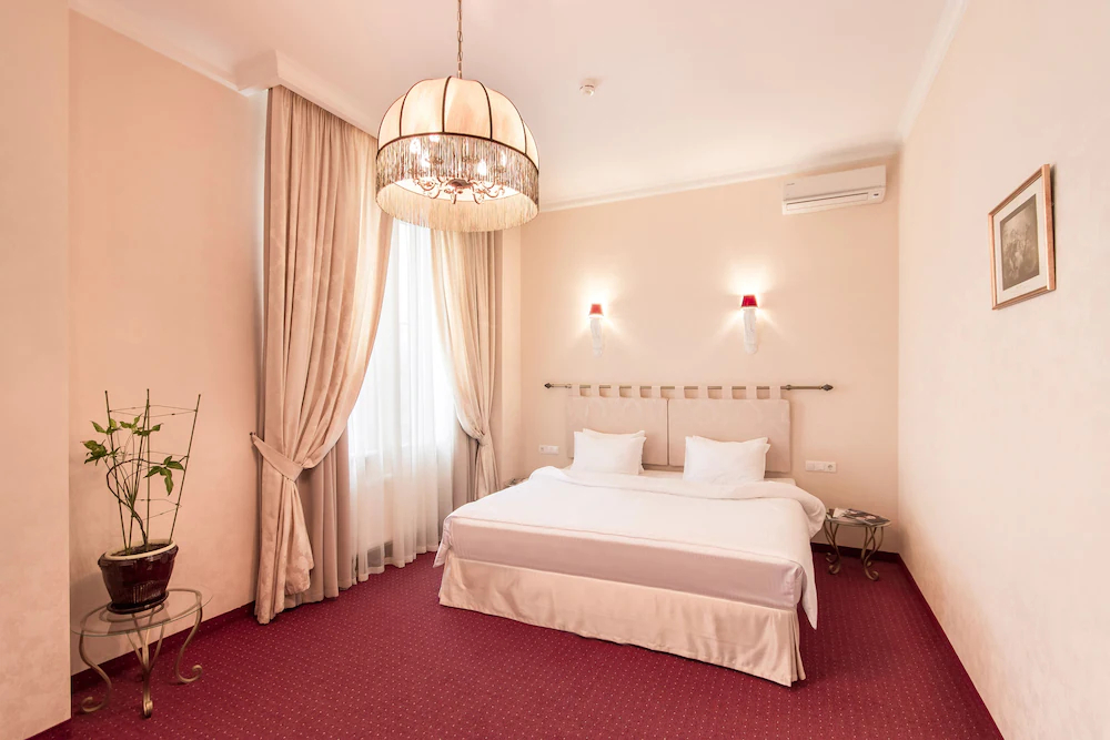 Bristol Hotel
