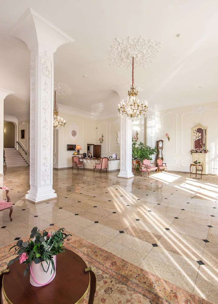 Bristol Hotel