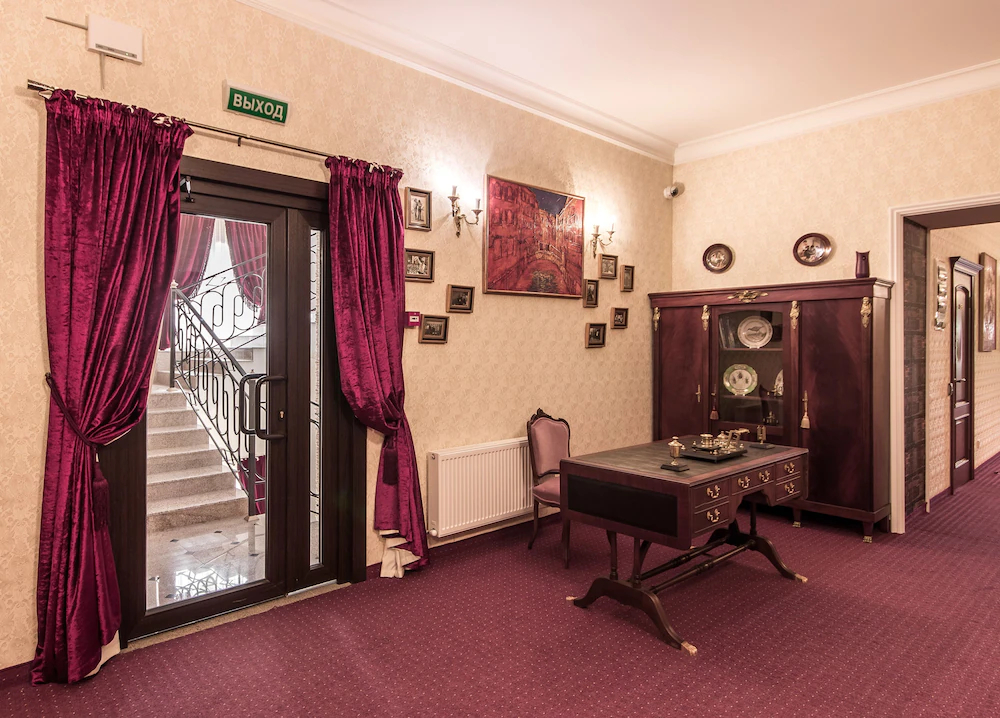 Bristol Hotel