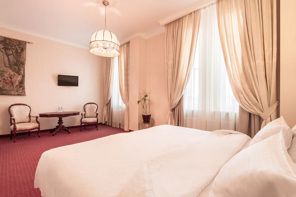 Bristol Hotel