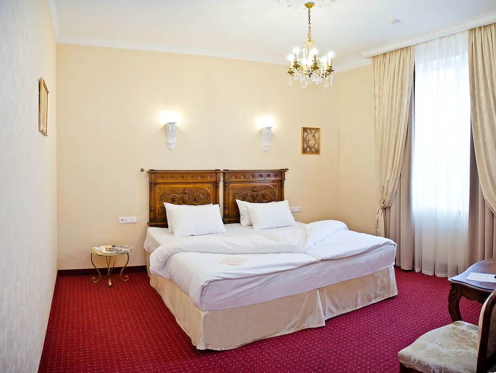 Bristol Hotel