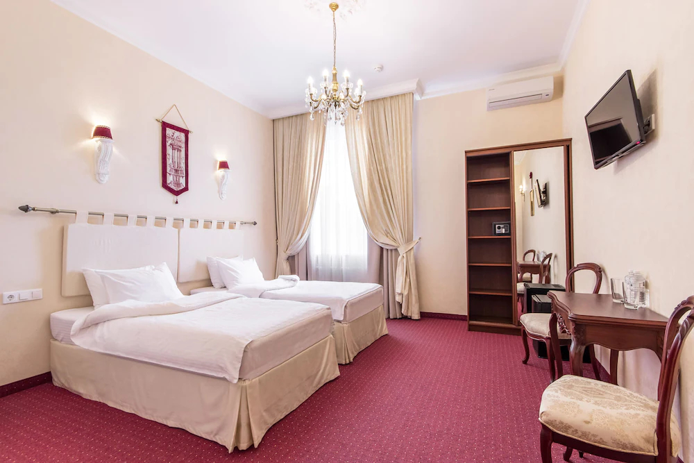 Bristol Hotel