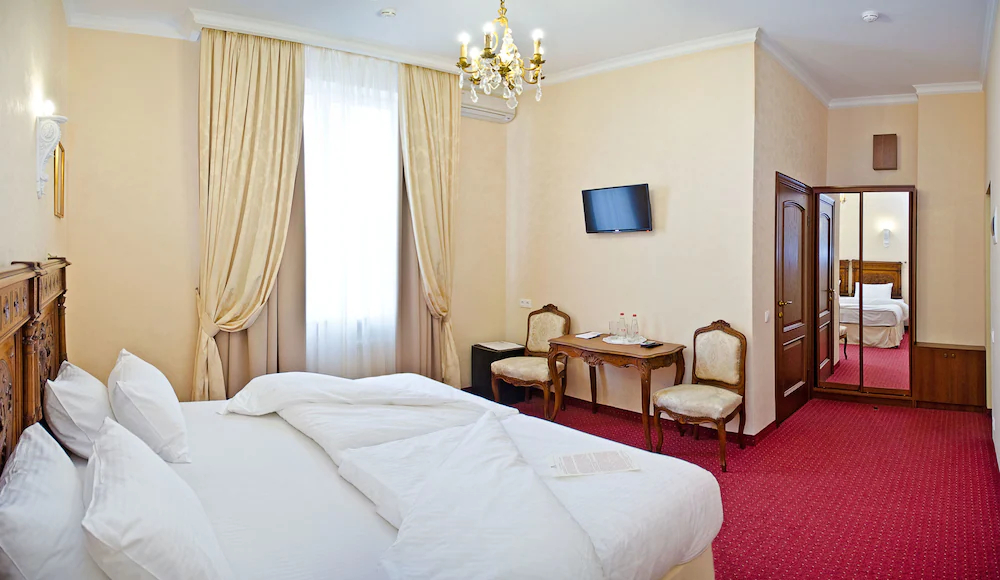 Bristol Hotel