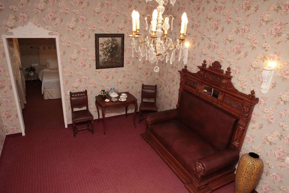 Bristol Hotel