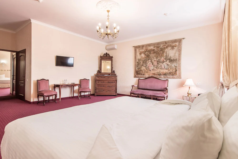 Bristol Hotel