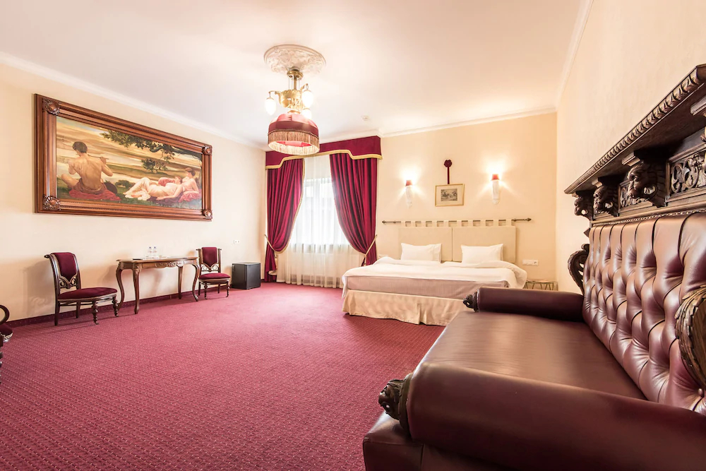 Bristol Hotel