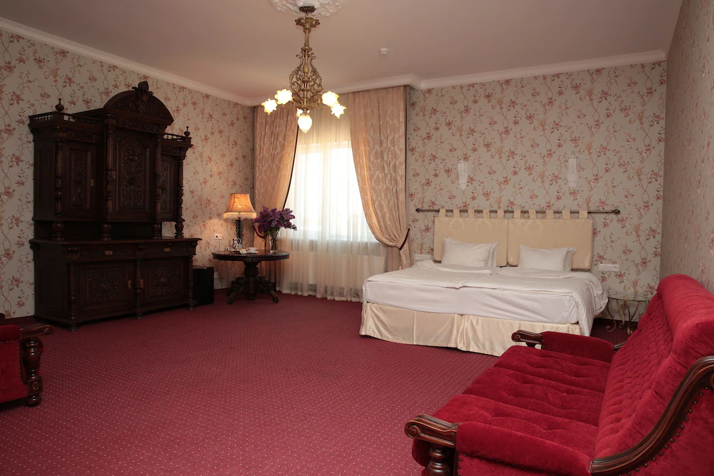 Bristol Hotel