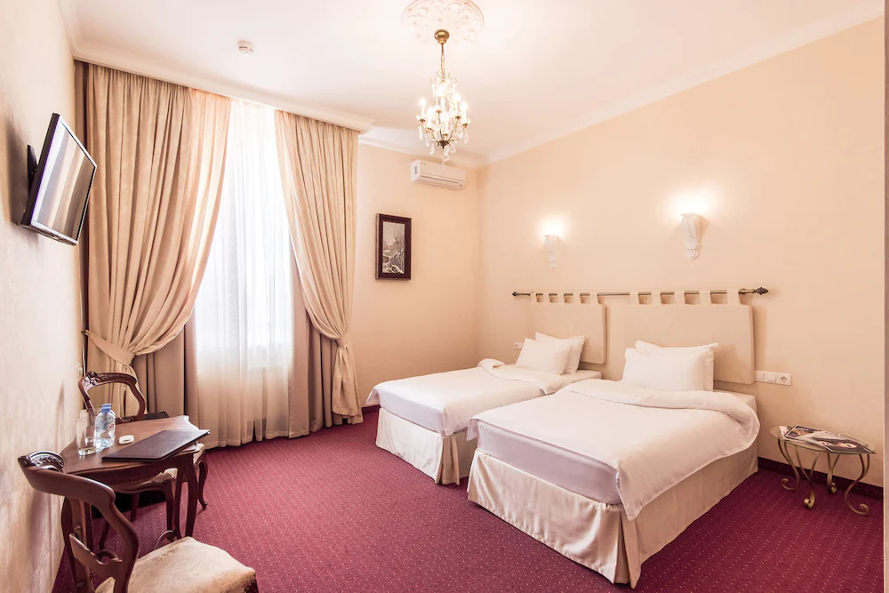 Bristol Hotel