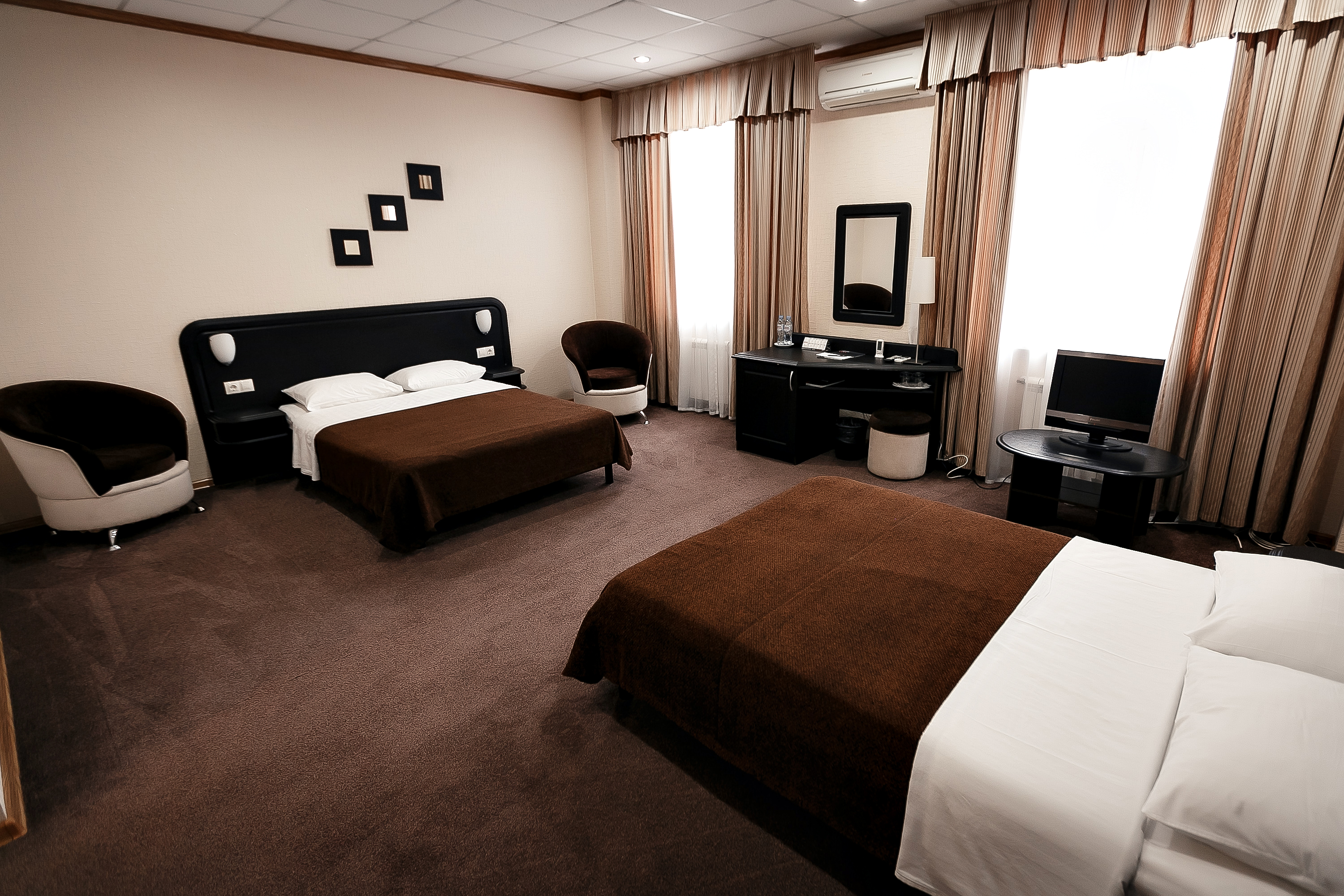 Forum Plaza Hotel