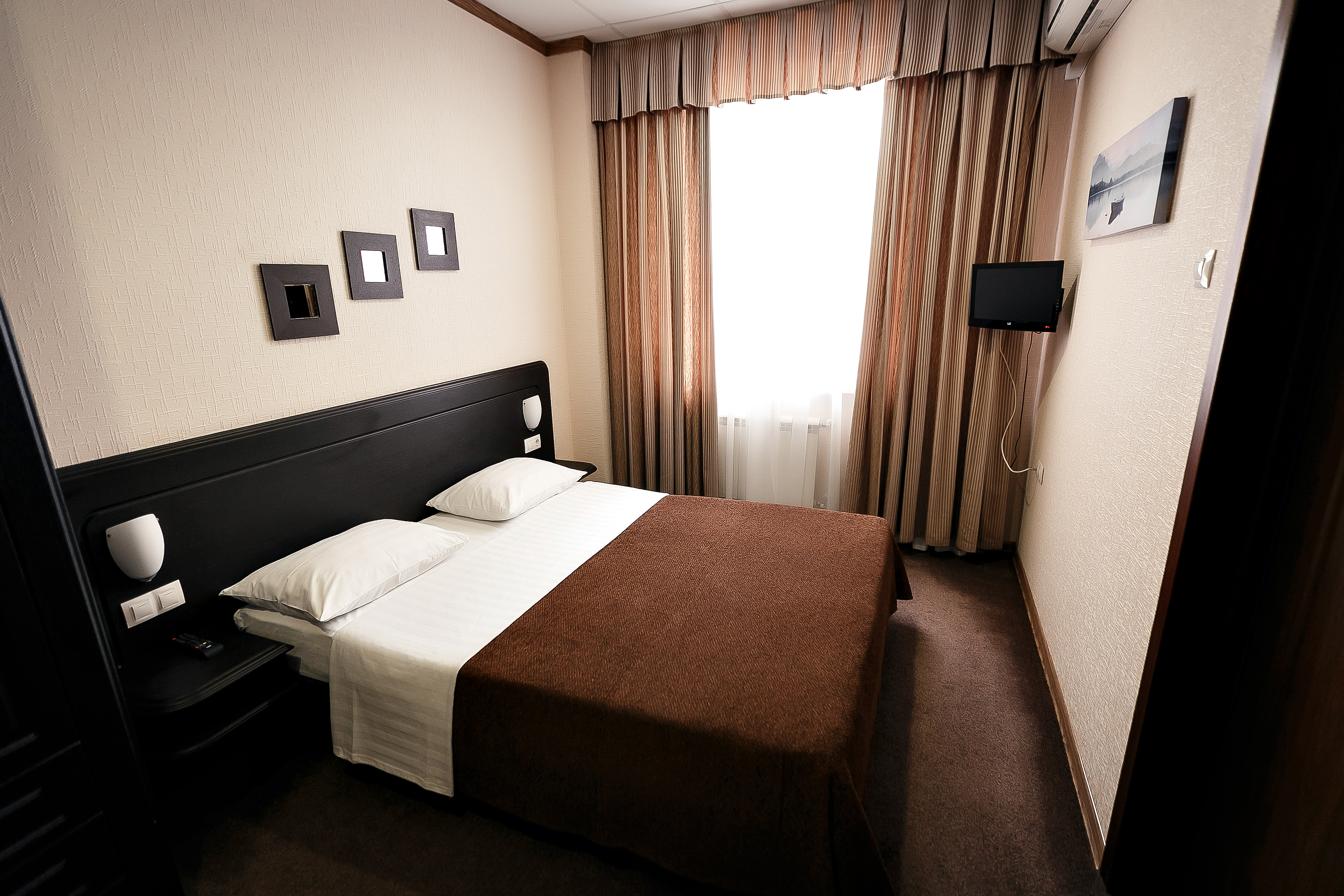 Forum Plaza Hotel